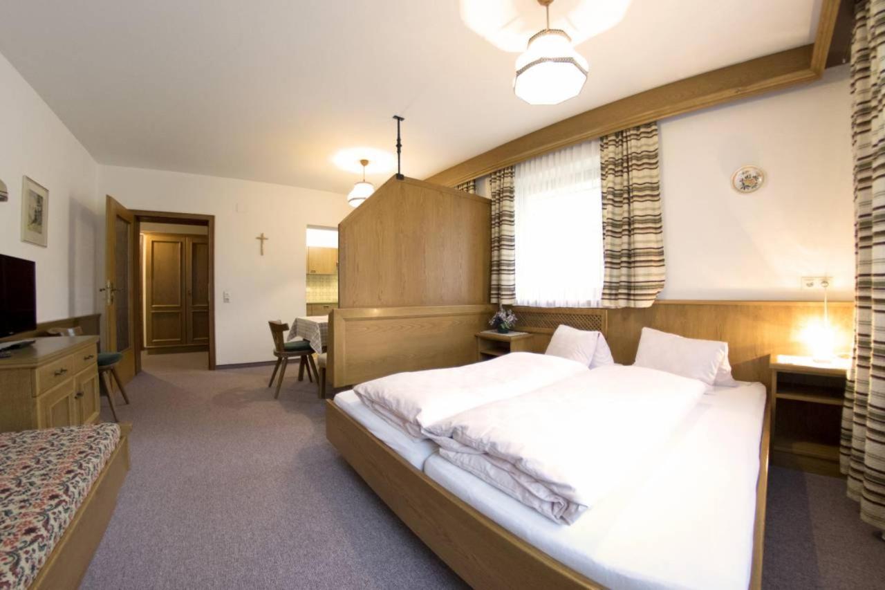 Hotel Garni Val-Sinestra Ischgl Bagian luar foto