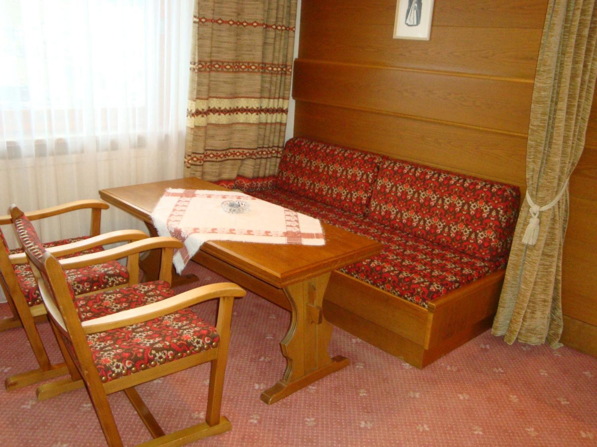 Hotel Garni Val-Sinestra Ischgl Bagian luar foto